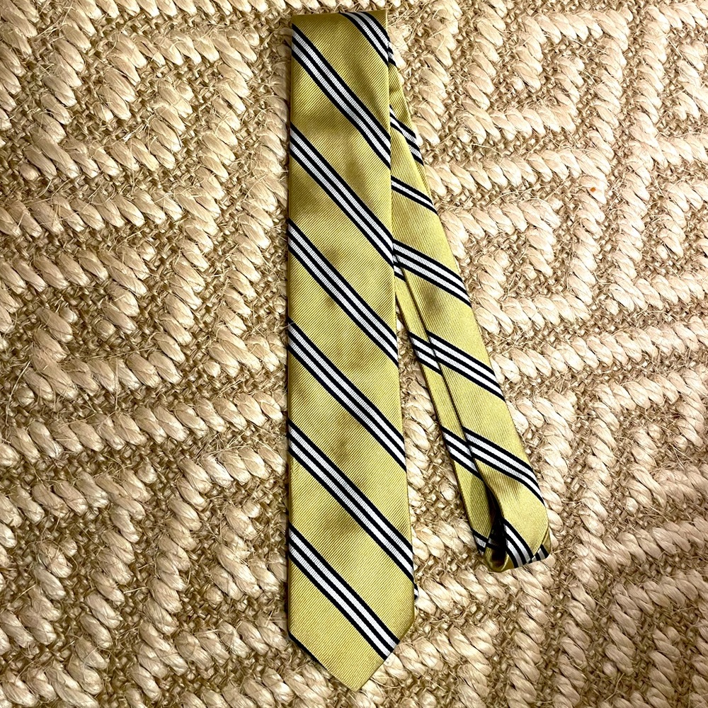 Brooks Brothers gold and navy stripe tie